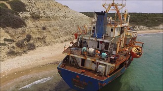 Bozcaada Karaya Oturan Gemi Havadan Kamera İzle