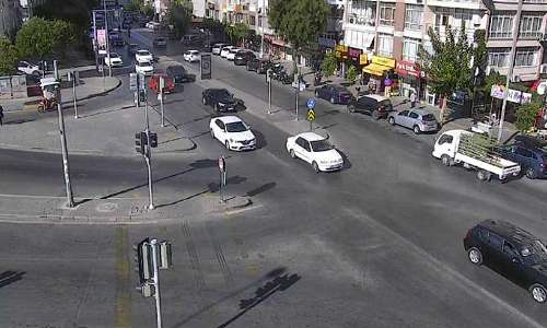 İzmir Yeşi̇lyurt Kavşağı Canlı Mobese izle