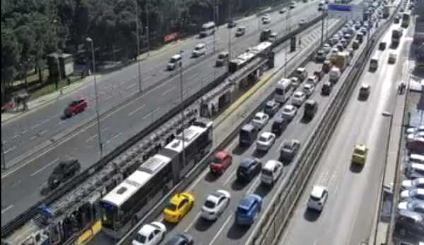 İstanbul Bahçelievler Metrobüs Durağı  